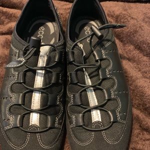 Ecco Vibration Toggle Shoes
